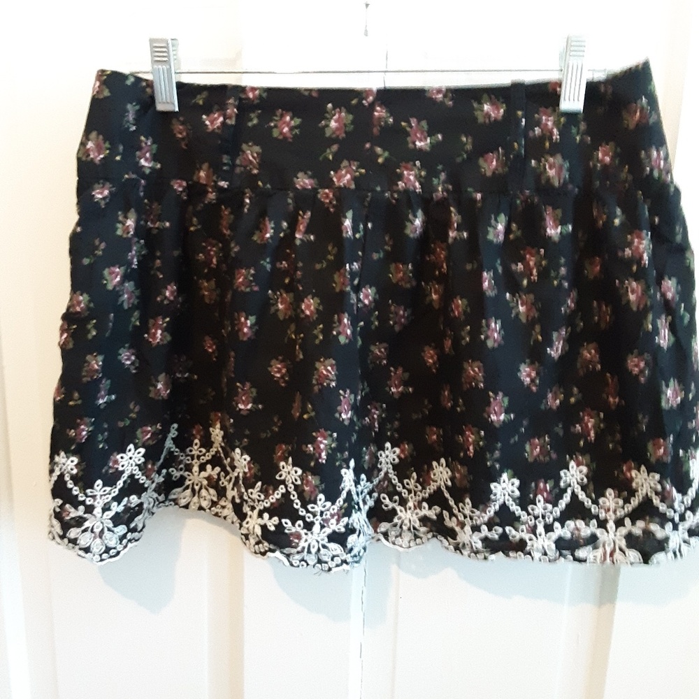 Wet Seal mini skirt with floral print
